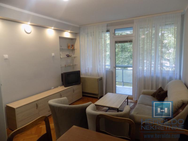 Izdaje se stan na Gradskom Keju 3