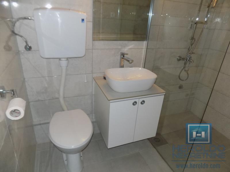 Izdaje se stan na Gradskom Keju 7