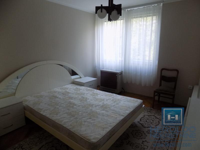 Izdaje se stan na Gradskom Keju 9