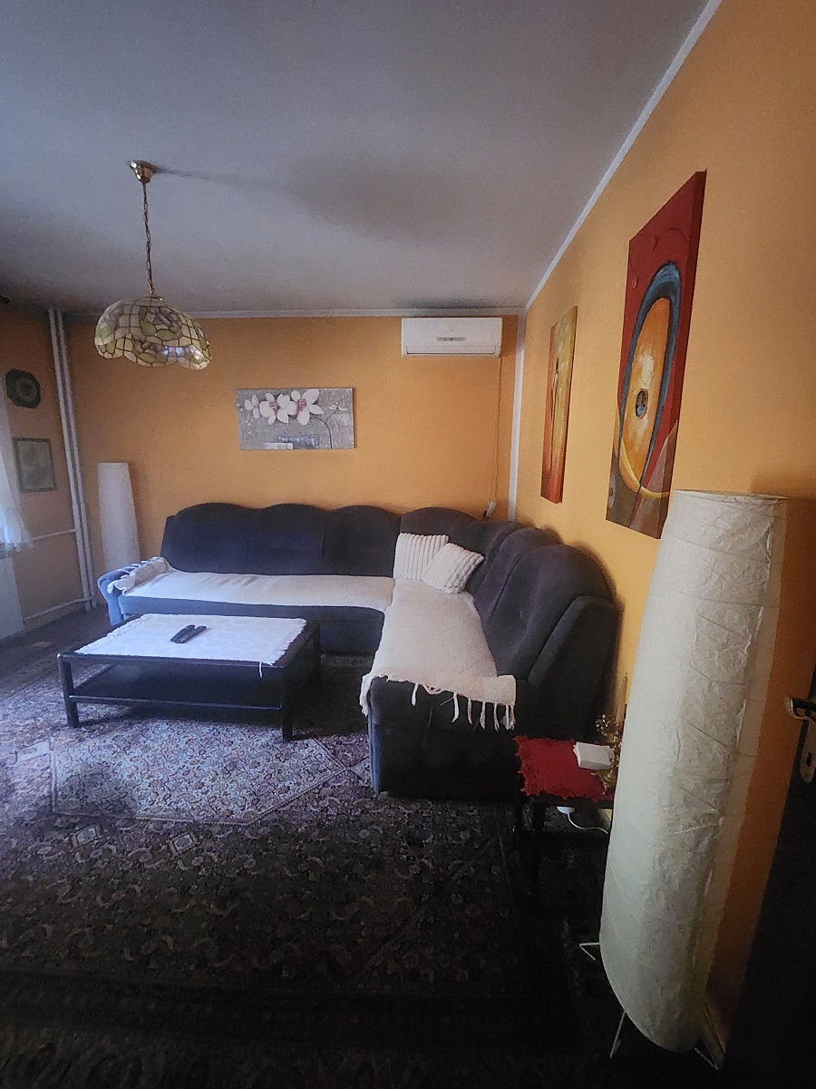 Šestosoban stan sa garažom kod Aviv parka  109m2 2