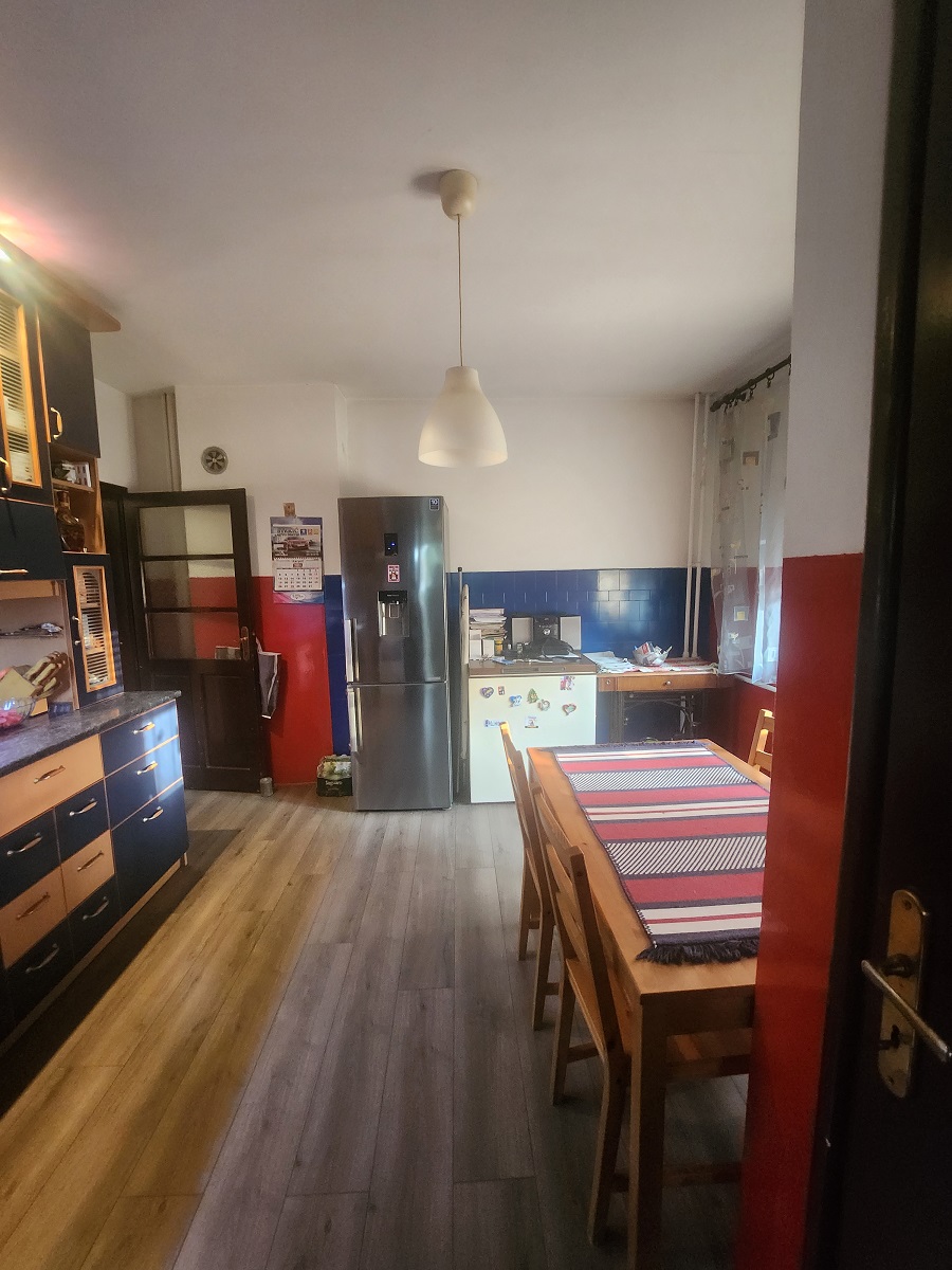 Šestosoban stan sa garažom kod Aviv parka  109m2 4