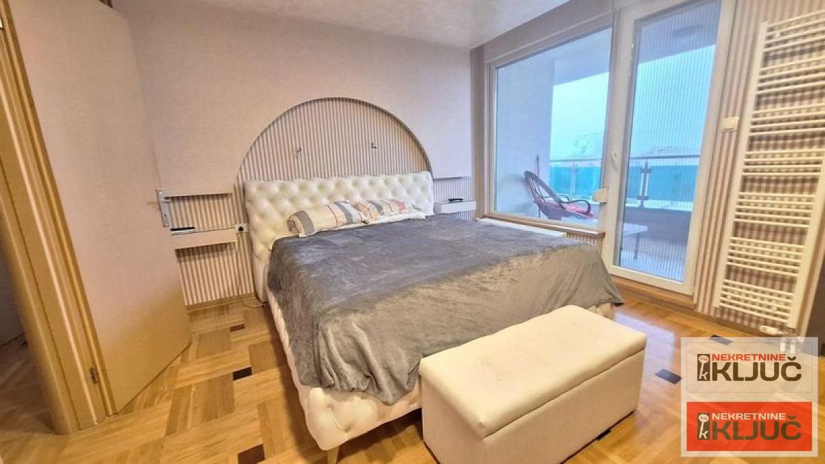BULEVAR EVROPE, 108m2, Penthouse, Lux sa 2 Garažna mesta 16