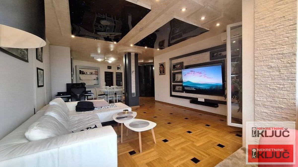 BULEVAR EVROPE, 108m2, Penthouse, Lux sa 2 Garažna mesta 2