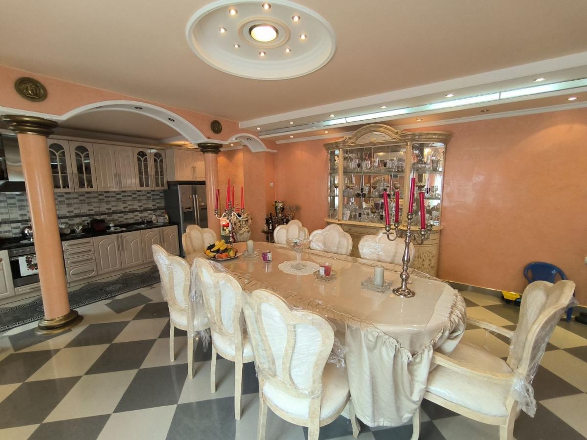 Na prodaju luksuzno nameštena kuća 3