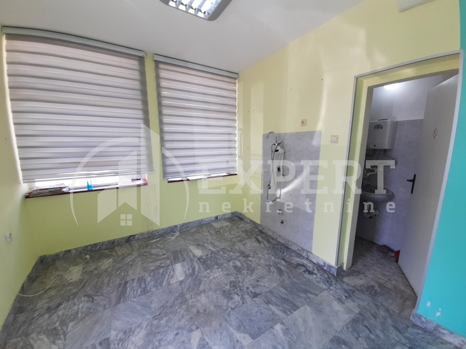 Lokal, 19 m2, Ćalije, Ruža ID: i-012233 4