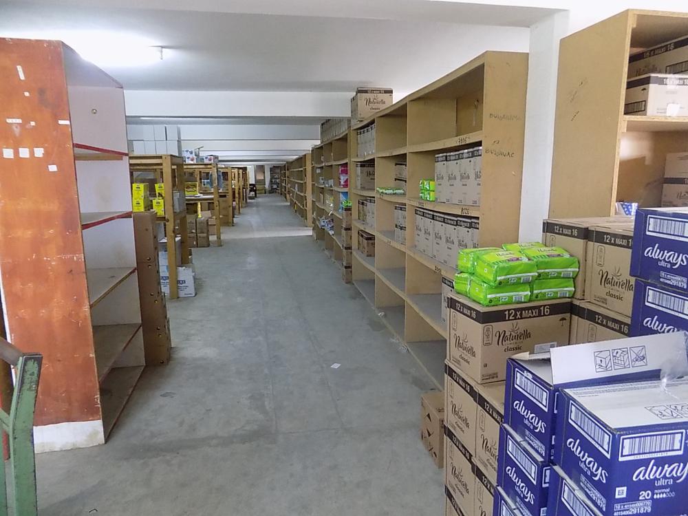 Hala za izdavanje sa kancelarijskim prostorom-izuzetno povoljno 14