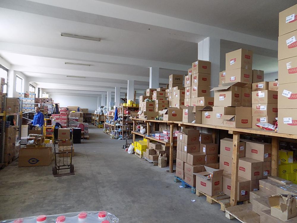 Hala za izdavanje sa kancelarijskim prostorom-izuzetno povoljno 10