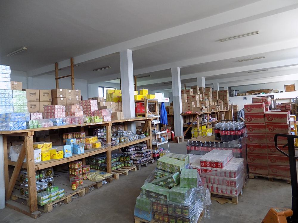 Hala za izdavanje sa kancelarijskim prostorom-izuzetno povoljno 12