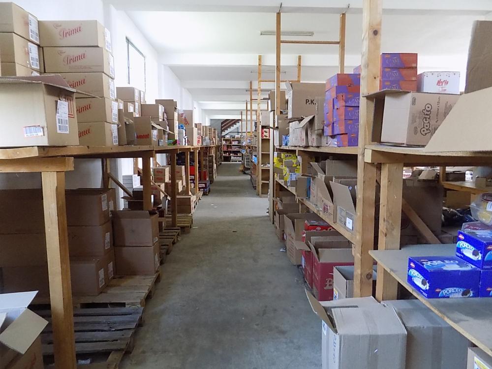 Hala za izdavanje sa kancelarijskim prostorom-izuzetno povoljno 13