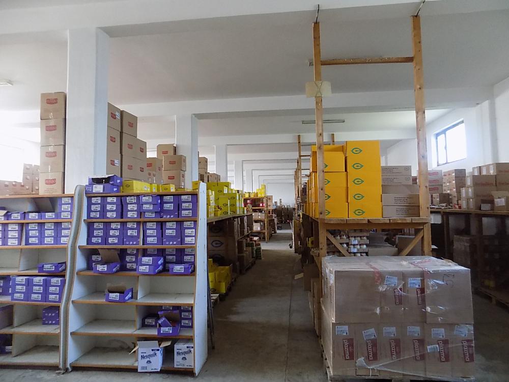 Hala za izdavanje sa kancelarijskim prostorom-izuzetno povoljno 9