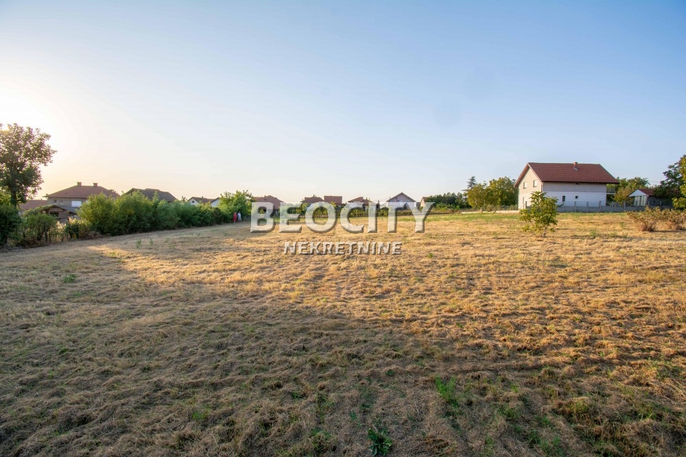 Plac, Sremčica, Beogradska ID: 112058 9