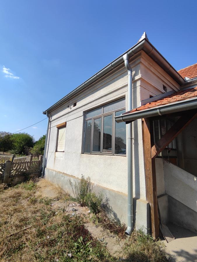 Seosko domaćinstvo u Kočinom selu na dobroj lokaciji 2