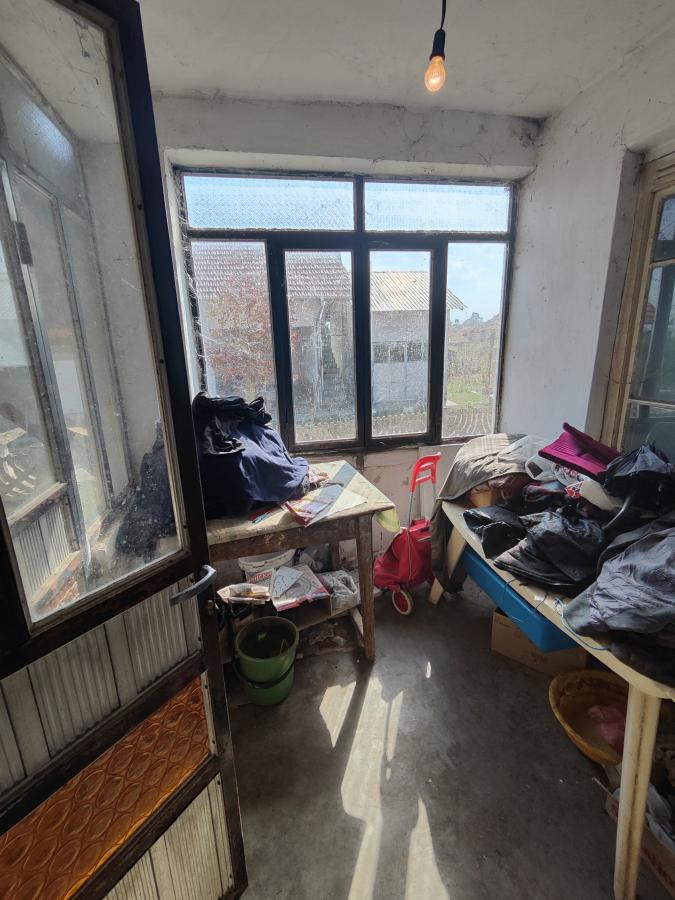 Seosko domaćinstvo u Kočinom selu na dobroj lokaciji 6