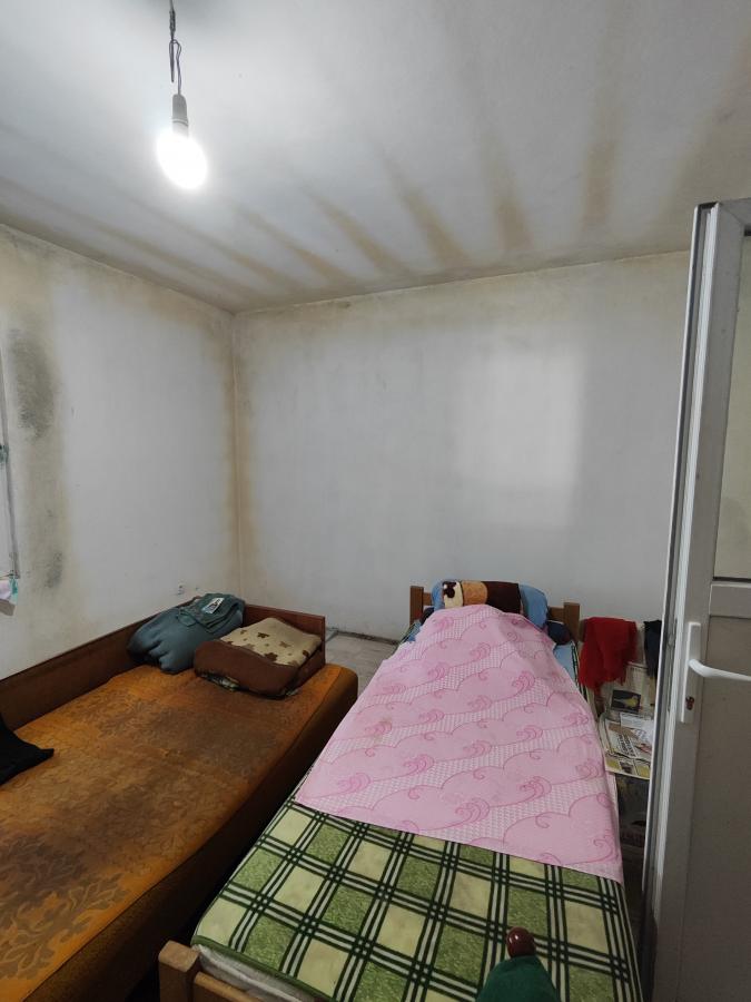 Seosko domaćinstvo u Kočinom selu na dobroj lokaciji 28