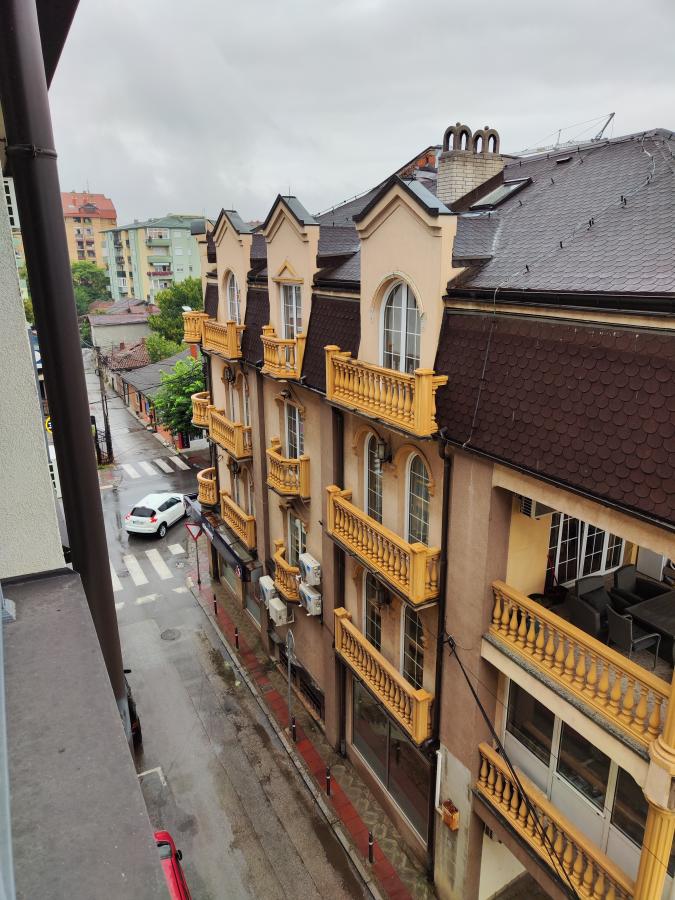 Luksuzno opremljen stan u centru grada 15