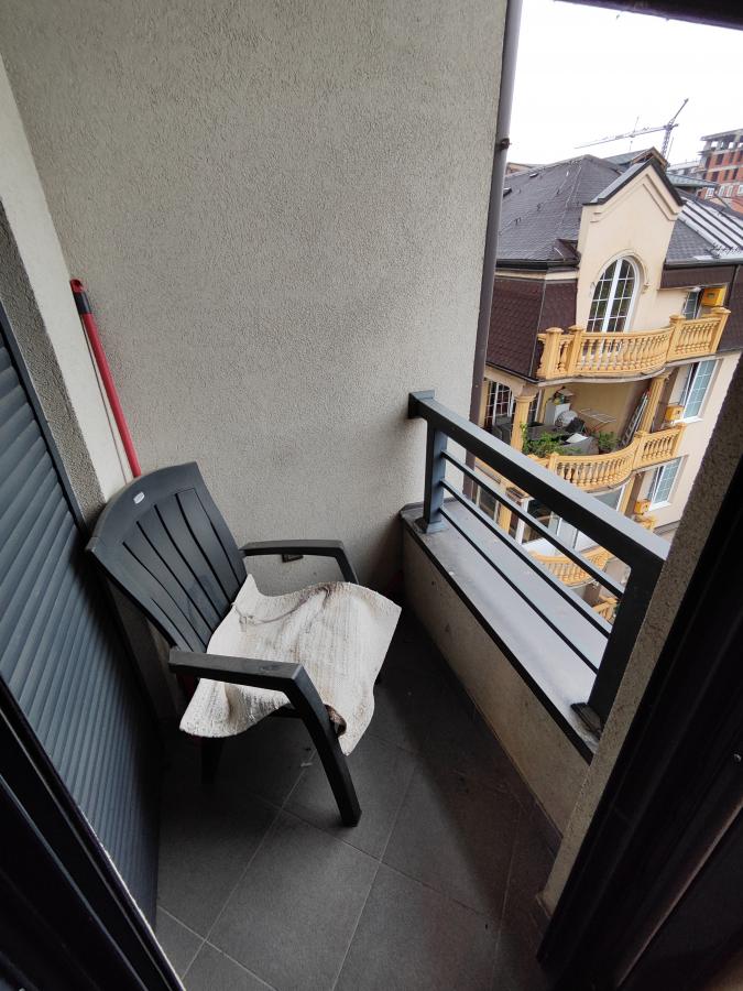 Luksuzno opremljen stan u centru grada 17