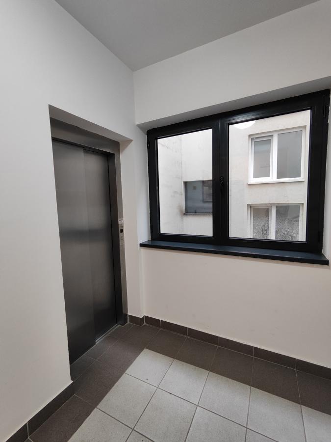 Luksuzno opremljen stan u centru grada 22