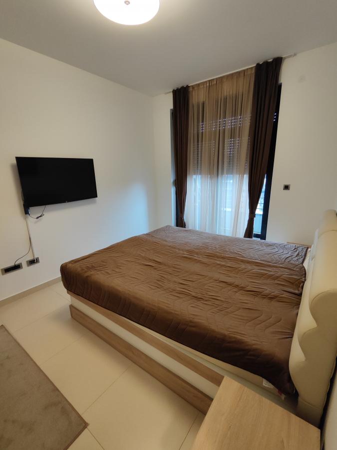 Luksuzno opremljen stan u centru grada 12