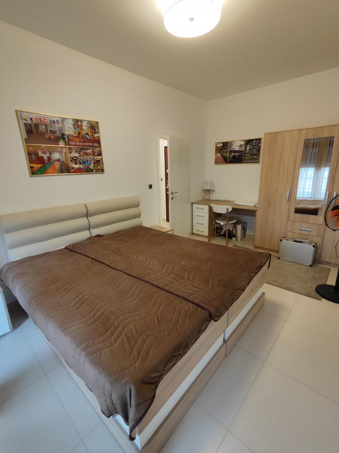 Luksuzno opremljen stan u centru grada 13