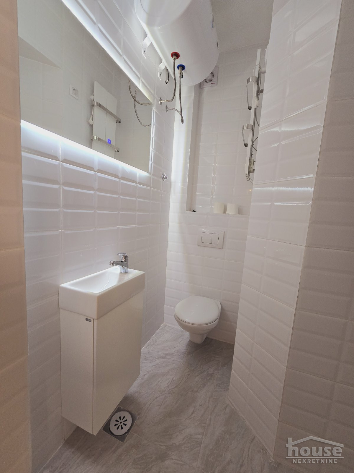 Stan,NOVI SAD,CENTAR 37m2,141000€ , ID: 1062329 8