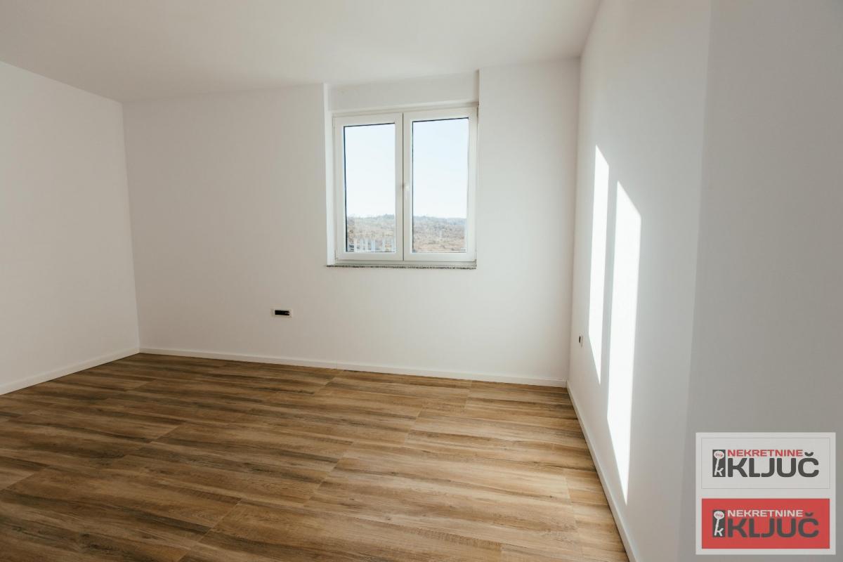 PETROVARADIN-KARAGAČA, 116m2, Četvorosoban, Novogradnja 9