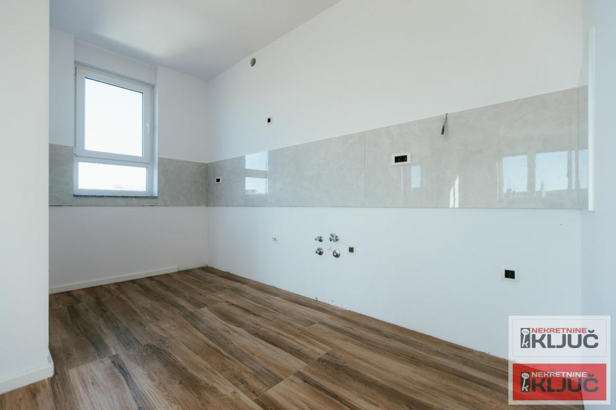 PETROVARADIN-KARAGAČA, 116m2, Četvorosoban, Novogradnja 24