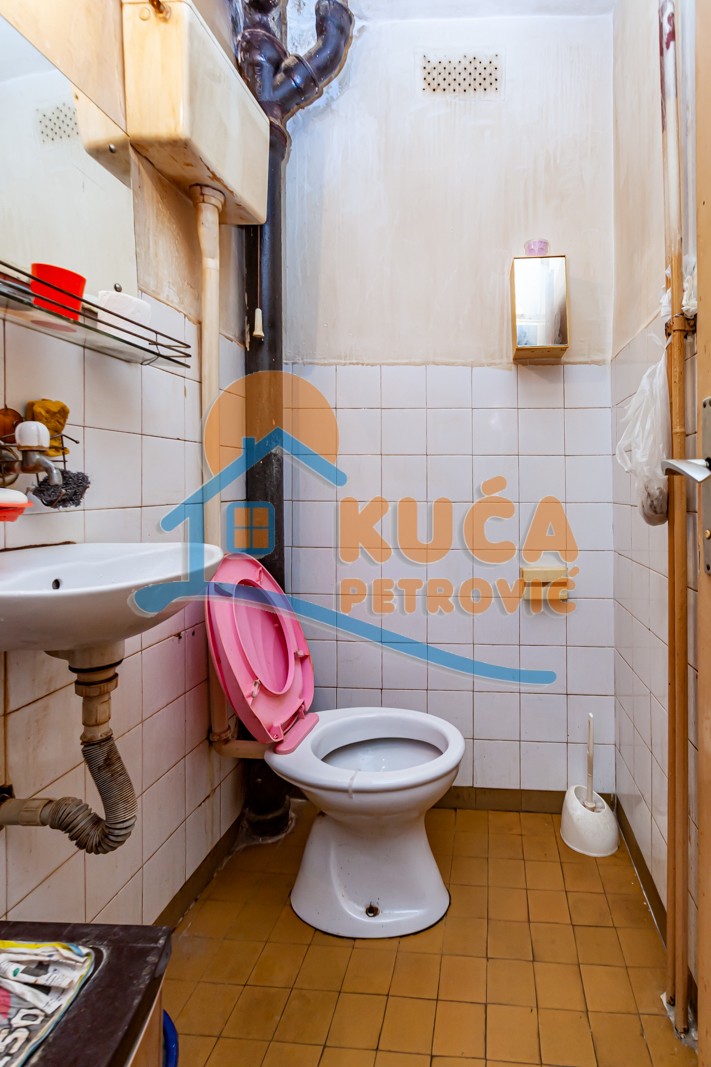 Trosoban stan, 70 m2, Bulevar Nemanjića, Bulevar Nemanjića ID: p-012318 9