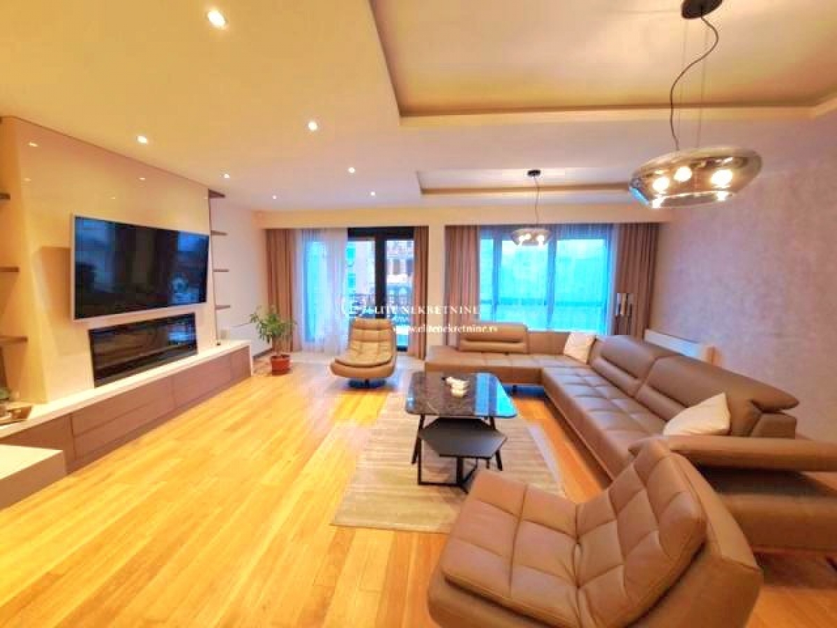 Cetvorosoban lux stan  garaza  cena sa svim troskovima 1