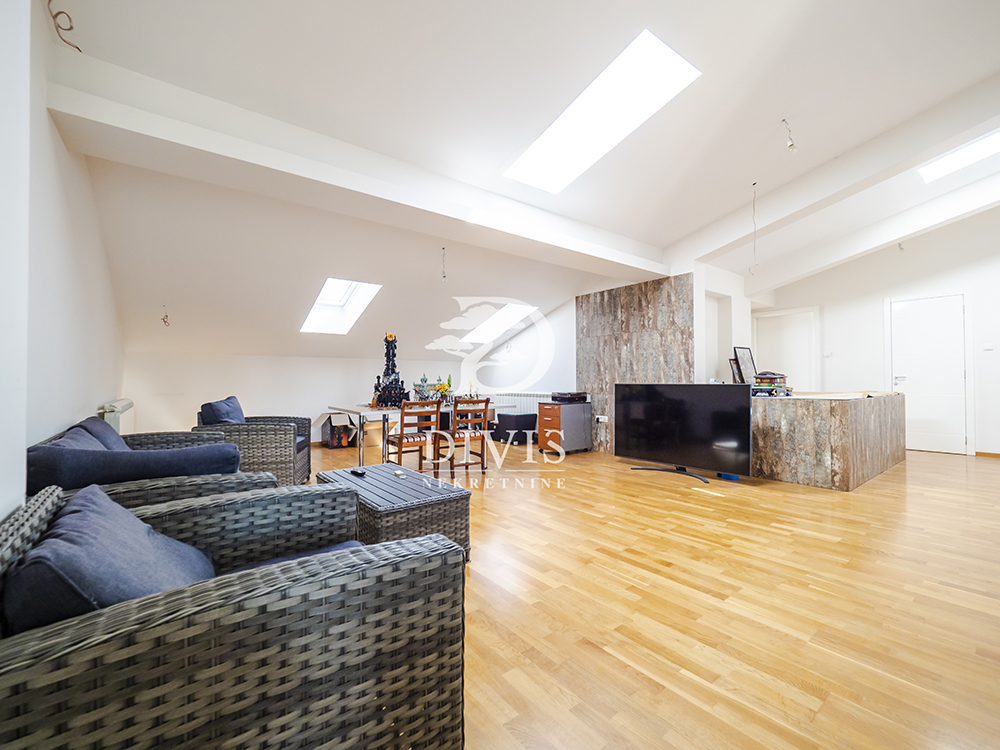 Budimska  4 0 stan sa terasom od 44m2  garažno 1