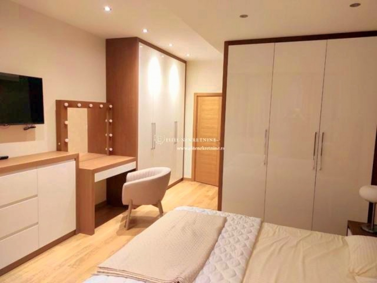 Cetvorosoban lux stan  garaza  cena sa svim troskovima 5