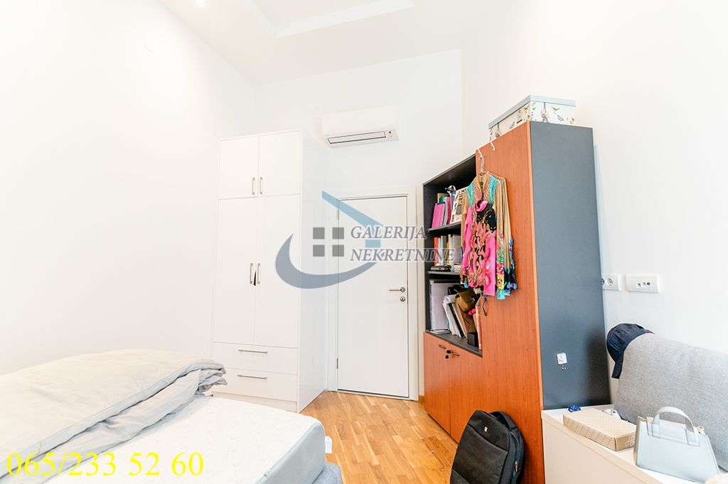 Vračar  Hram Sv  Save   Šumatovačka 61m2 11