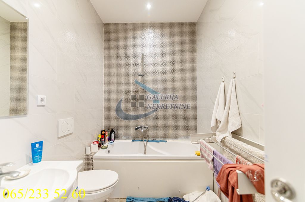 Vračar  Hram Sv  Save   Šumatovačka 61m2 13