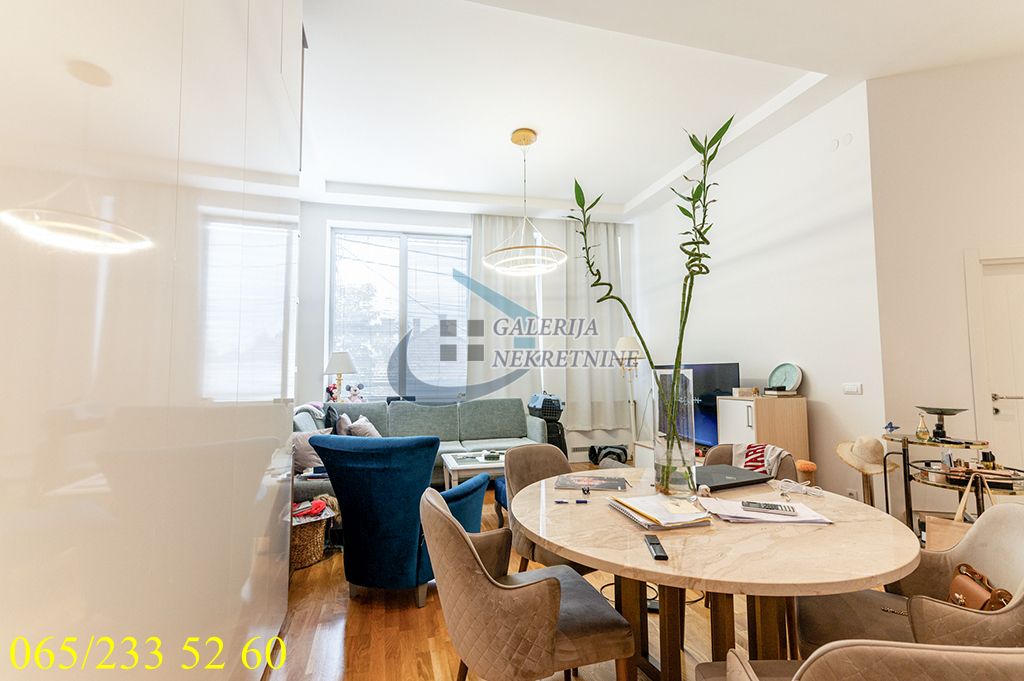 Vračar  Hram Sv  Save   Šumatovačka 61m2 15