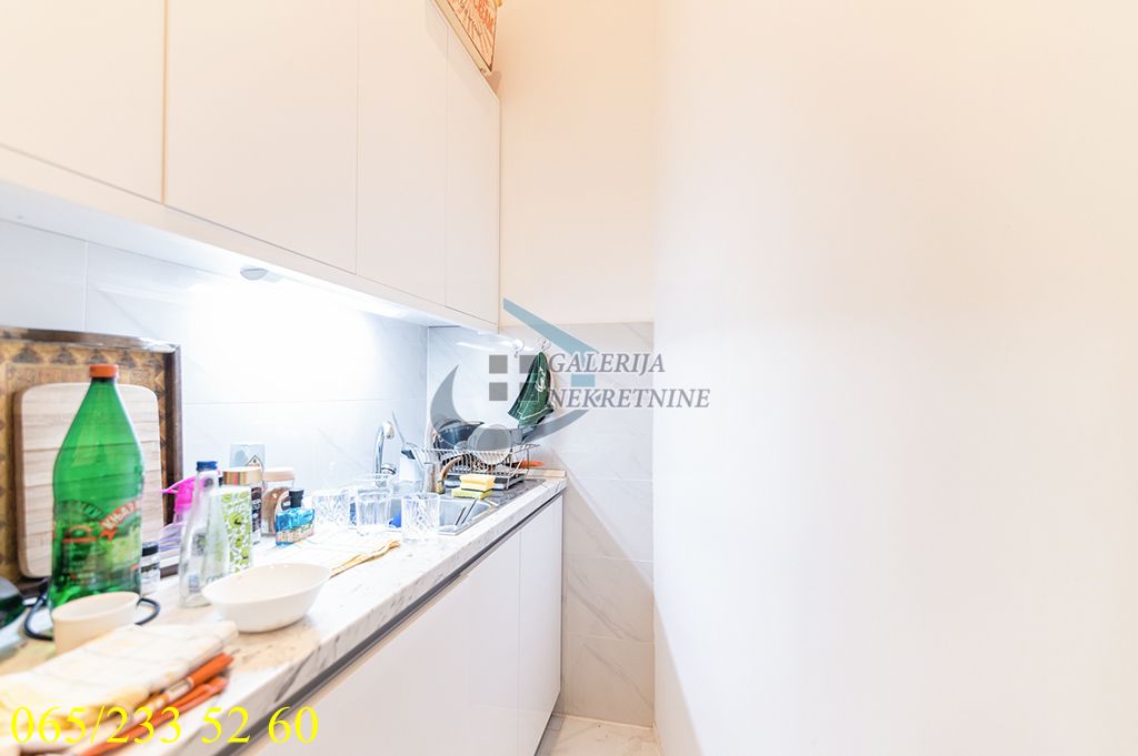 Vračar  Hram Sv  Save   Šumatovačka 61m2 17