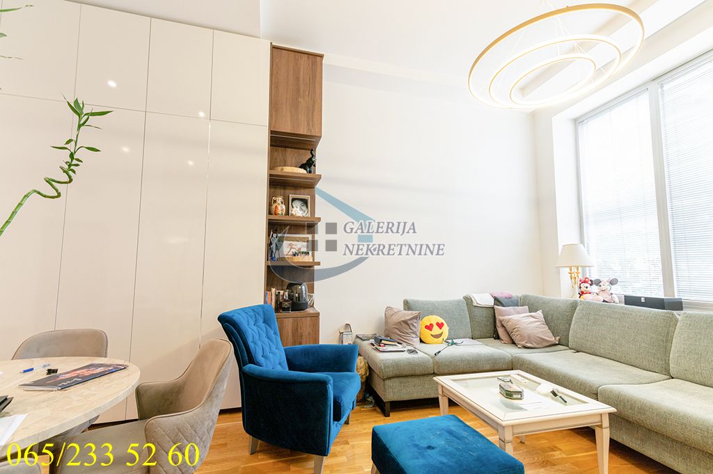 Vračar  Hram Sv  Save   Šumatovačka 61m2 2