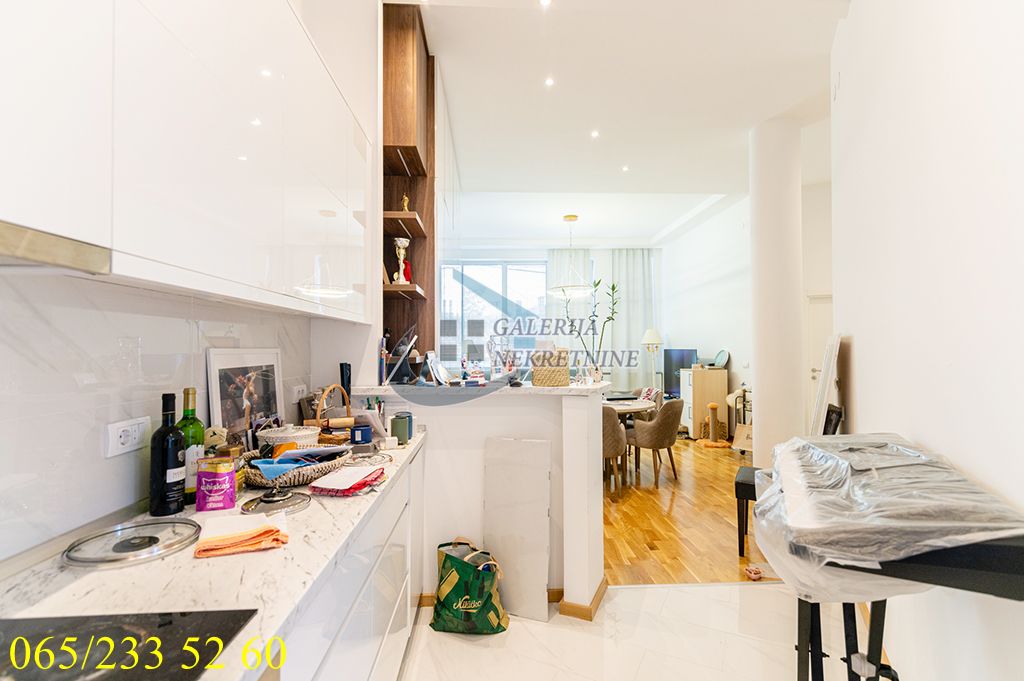 Vračar  Hram Sv  Save   Šumatovačka 61m2 9