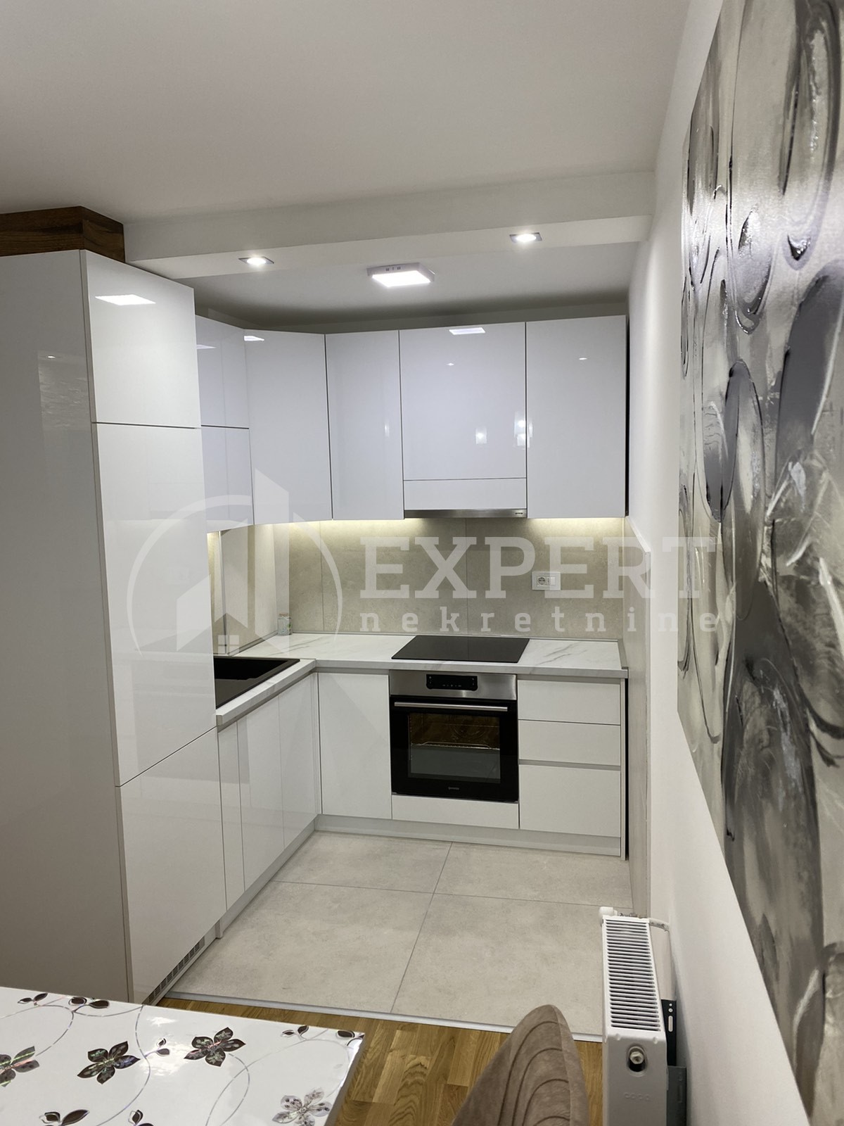 Dvosoban stan, 66 m2, Kičevo, Jovana Ristića ID: i-05384 8