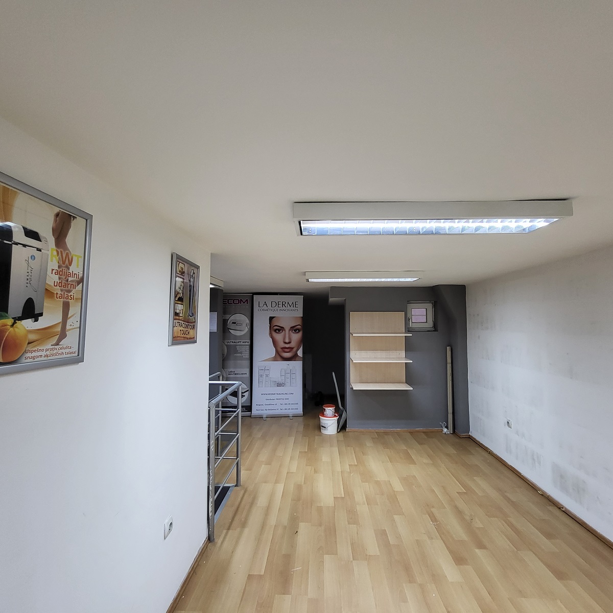 Prodajemo poslovni prostor 27m2  1  0  Gvozdićeva 4