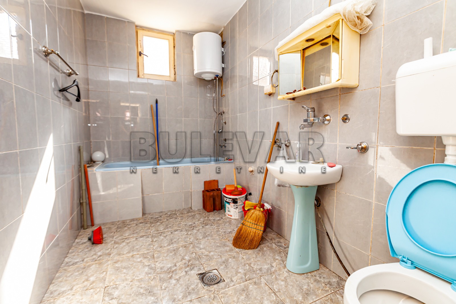 Trosoban stan, 101 m2, Donji Komren, Humska ID: p-012340 10