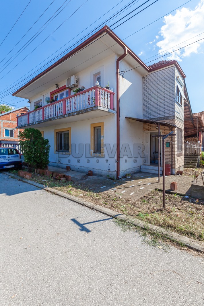 Trosoban stan, 101 m2, Donji Komren, Humska ID: p-012340 11