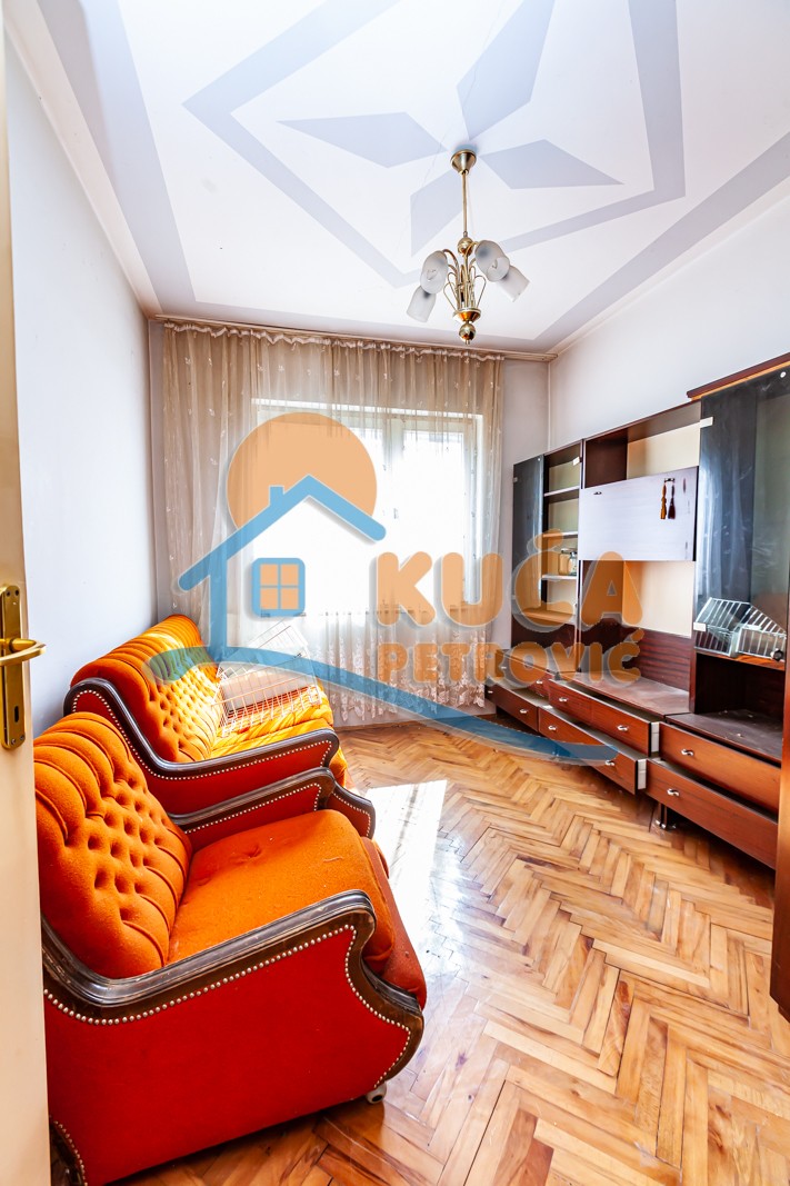 Trosoban stan, 101 m2, Donji Komren, Humska ID: p-012340 3