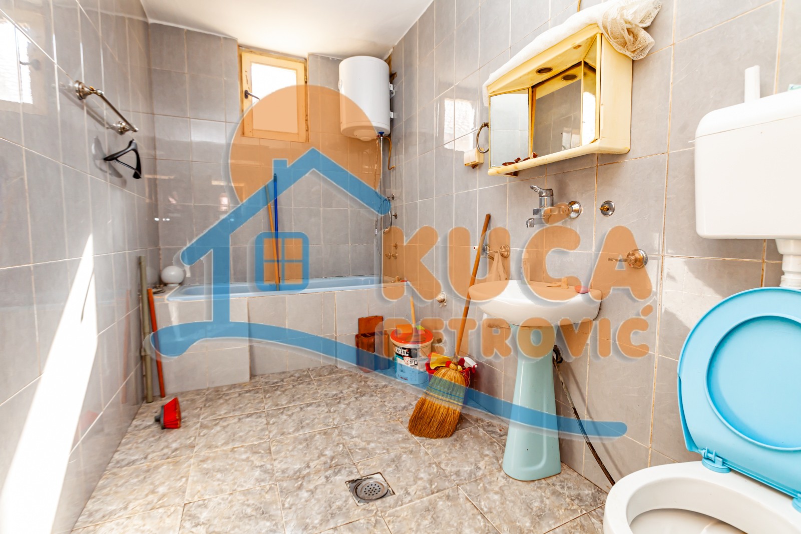 Trosoban stan, 101 m2, Donji Komren, Humska ID: p-012340 10