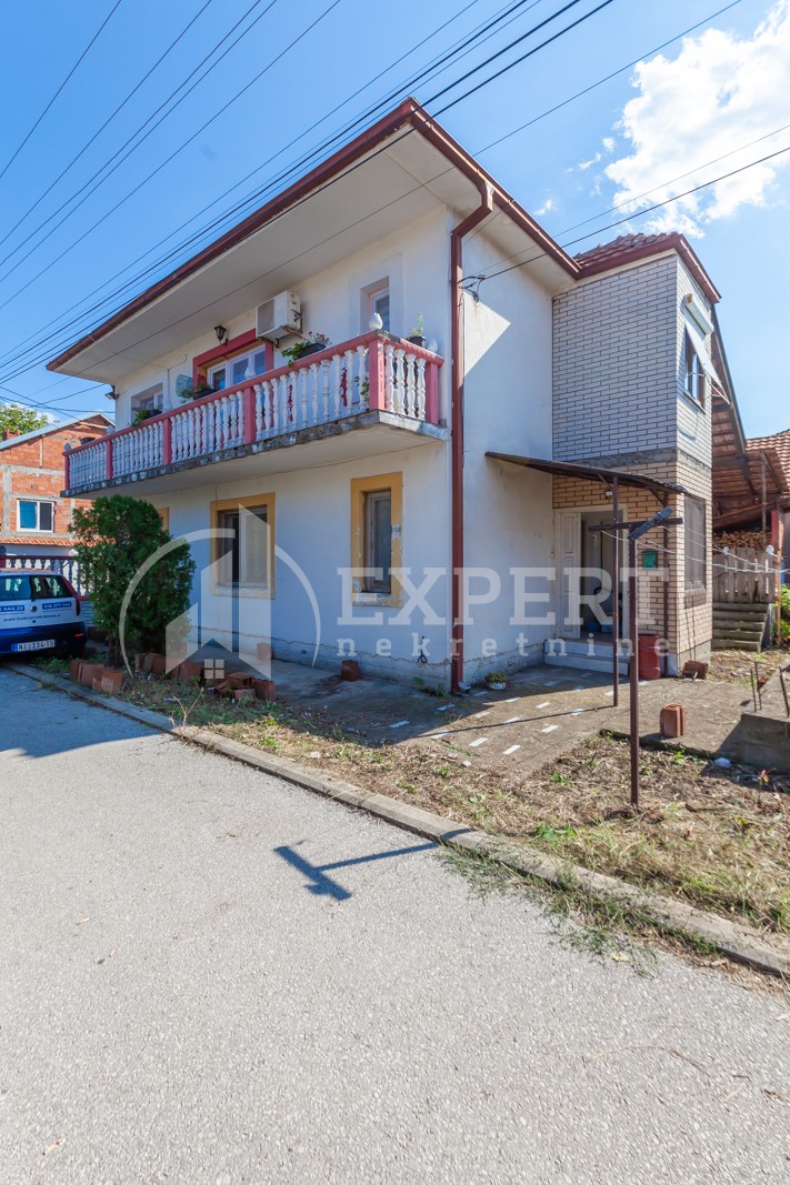 Trosoban stan, 101 m2, Donji Komren, Humska ID: p-012340 11