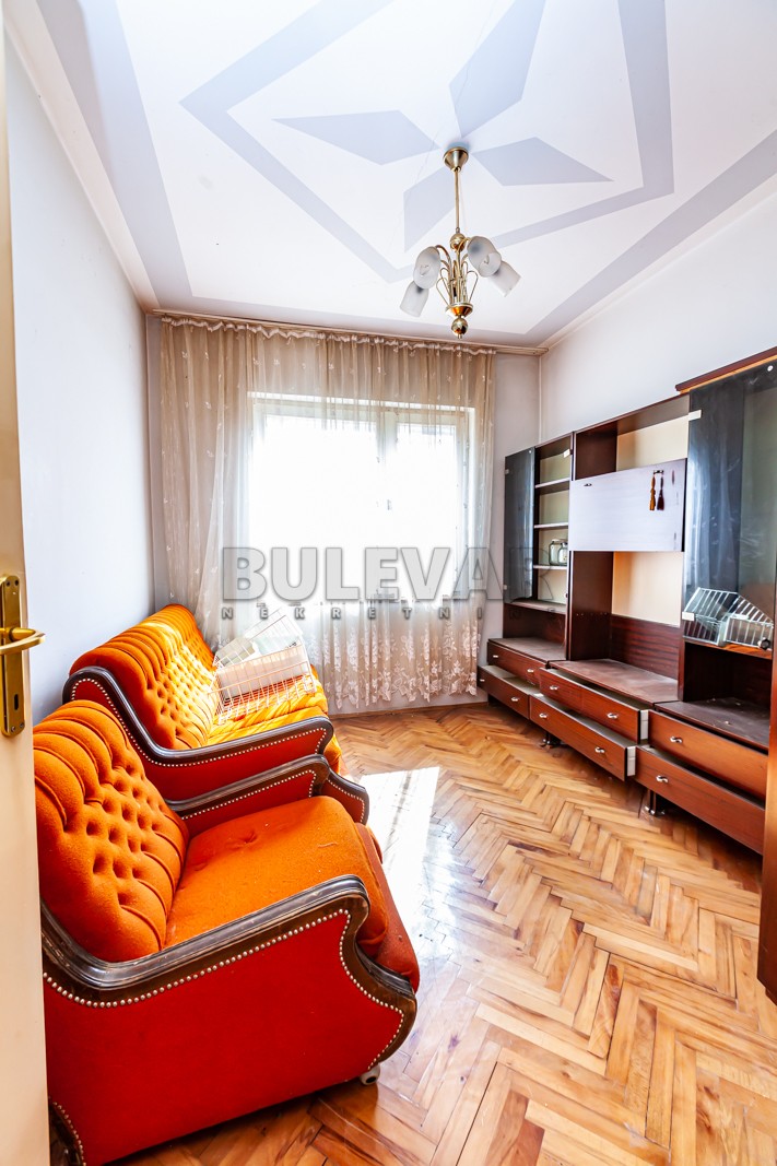 Trosoban stan, 101 m2, Donji Komren, Humska ID: p-012340 3