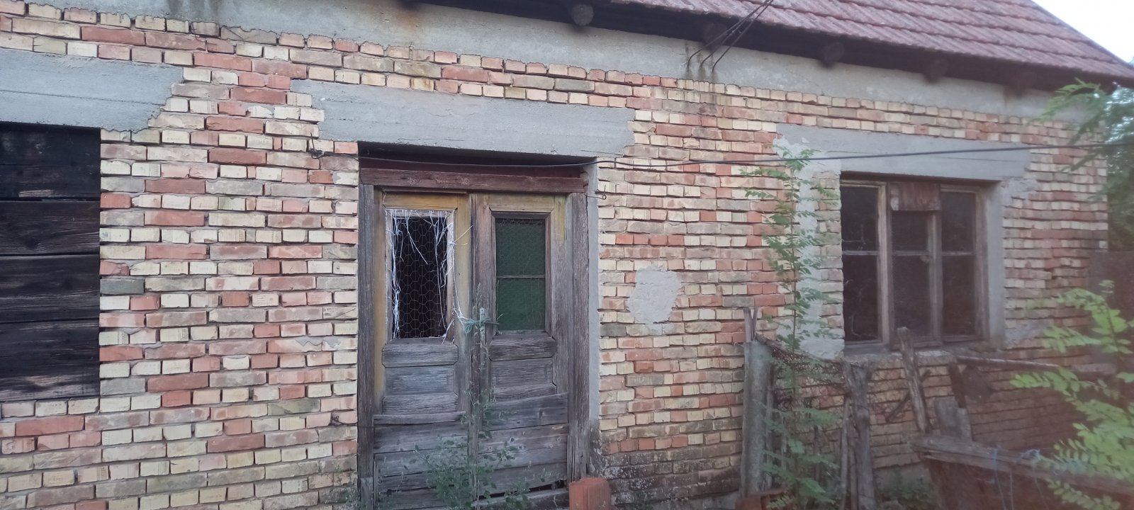 Prodajem kucu u Perlezu 4