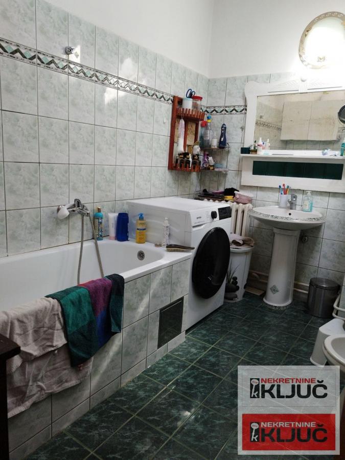 NOVO NASELJE, 76m2, Trosoban kod Crkve 4