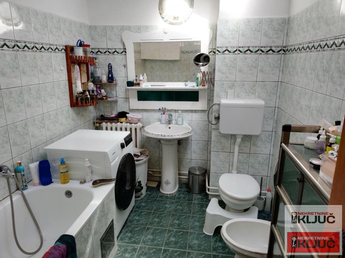 NOVO NASELJE, 76m2, Trosoban kod Crkve 6