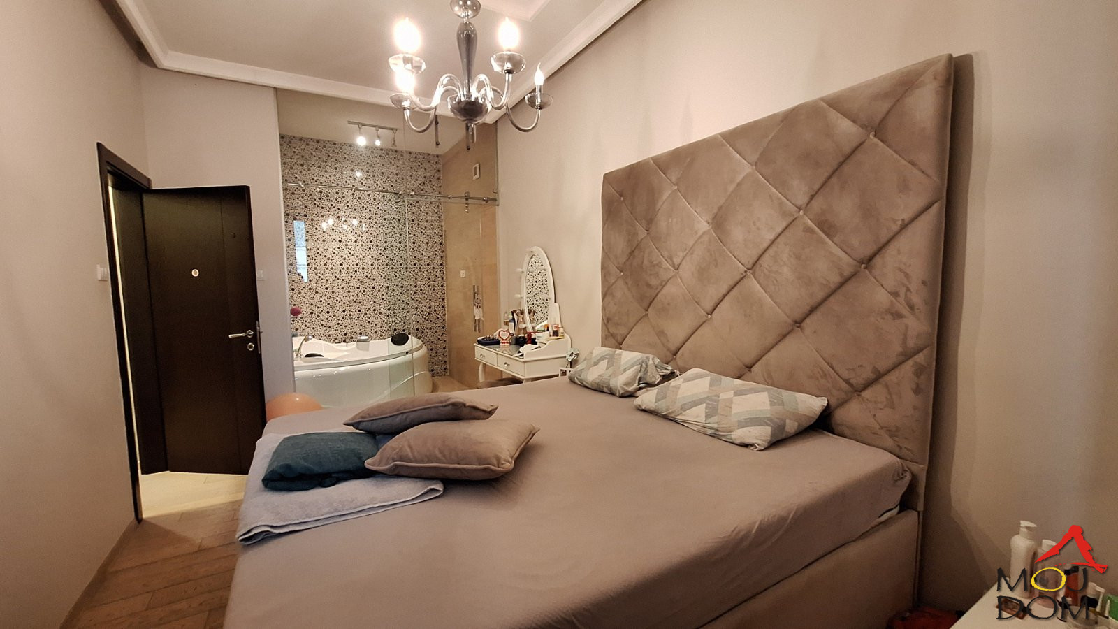 Stan,NOVI SAD,BULEVAR,kv: 120, € 370800, ID: 1028927 35