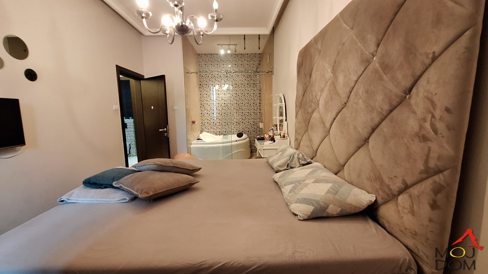 Stan,NOVI SAD,BULEVAR,kv: 120, € 370800, ID: 1028927 36