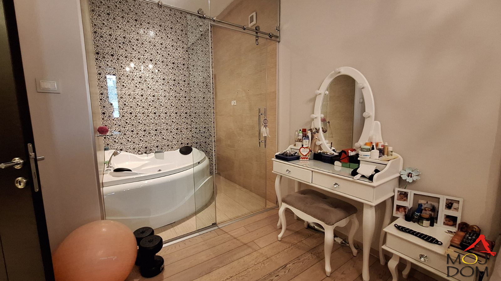 Stan,NOVI SAD,BULEVAR,kv: 120, € 370800, ID: 1028927 39